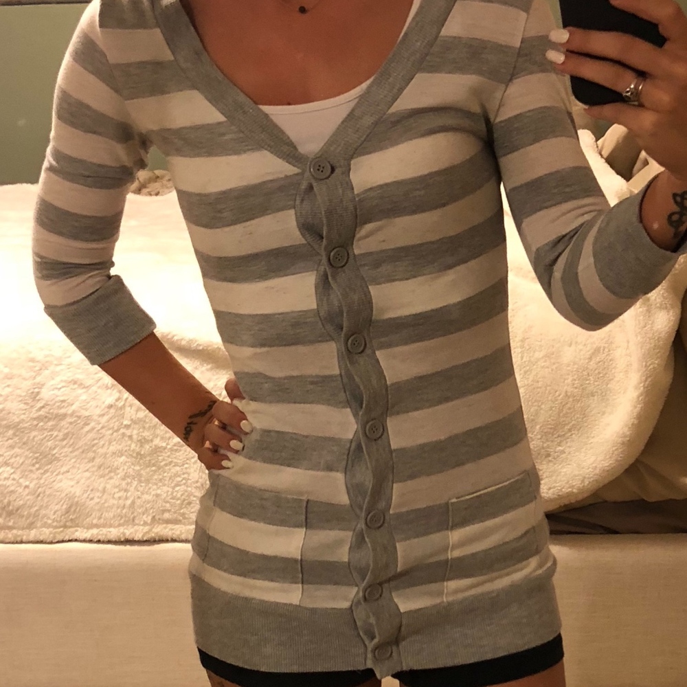 GREY + WHITE STRIPED CARDIGAN